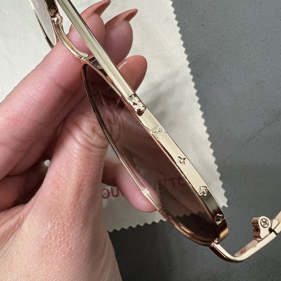 LV Aviator glasses - Picture 12 of 13